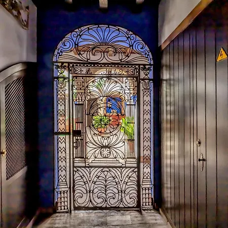 El Capricho De 1849 & Parking *