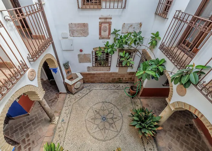 El Capricho De 1849 & Parking قرطبة